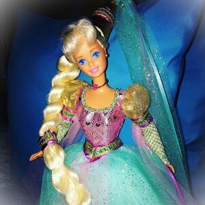 Barbie Rapunzel 1994 Mattel #13016 Collector Series  1st Edition MINT VTG +Stand